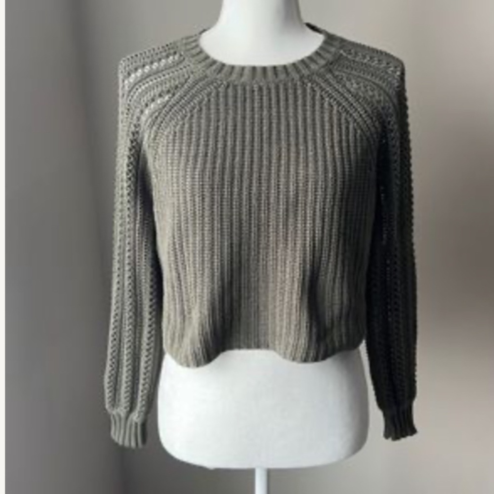 ***2/$20*** American eagle cropped sweater xs